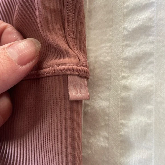 LULULEMON- Power Pivot Ribbed Tank. - Picture 3 of 5